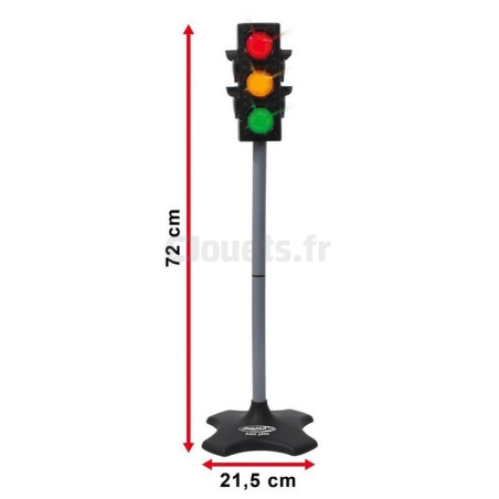 Traffic light with lighting function